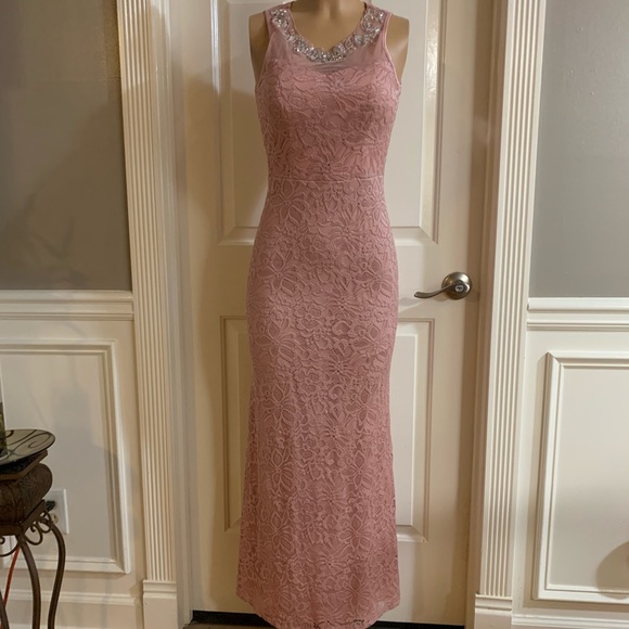 solar Dresses & Skirts - Women’s junior lace mauve Mermaid bodycon maxi dress size (S) sleeveless